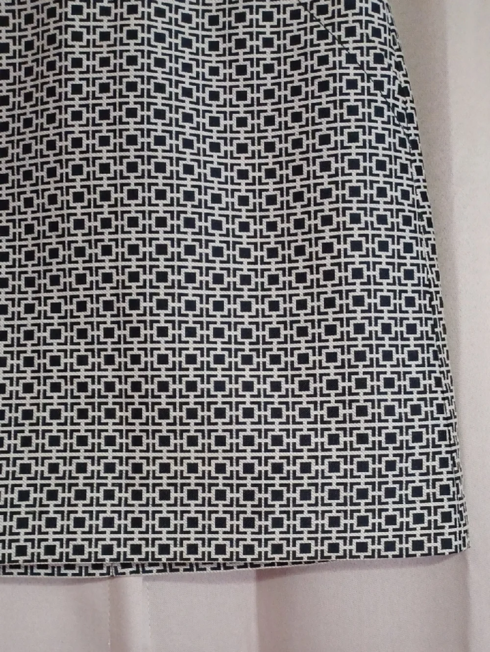 Banana Republic Silk Cotton Blend Geometric Mini Skirt Size 2 Pockets Preppy Mod